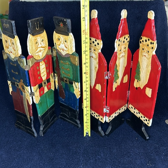 Wood 3 Panel Santas and Soldiers. Vintage. Carved fronts. Two sets of 3 panels - Picture 6 of 7